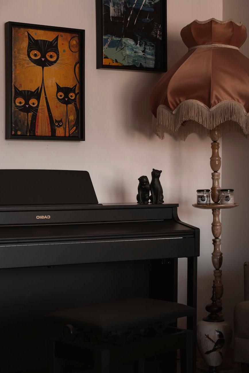 Client testimonial author Eva Nowak with warm home lighting